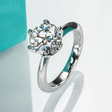 VVS1 Round Cut Solitaire Moissanite Engagement Ring