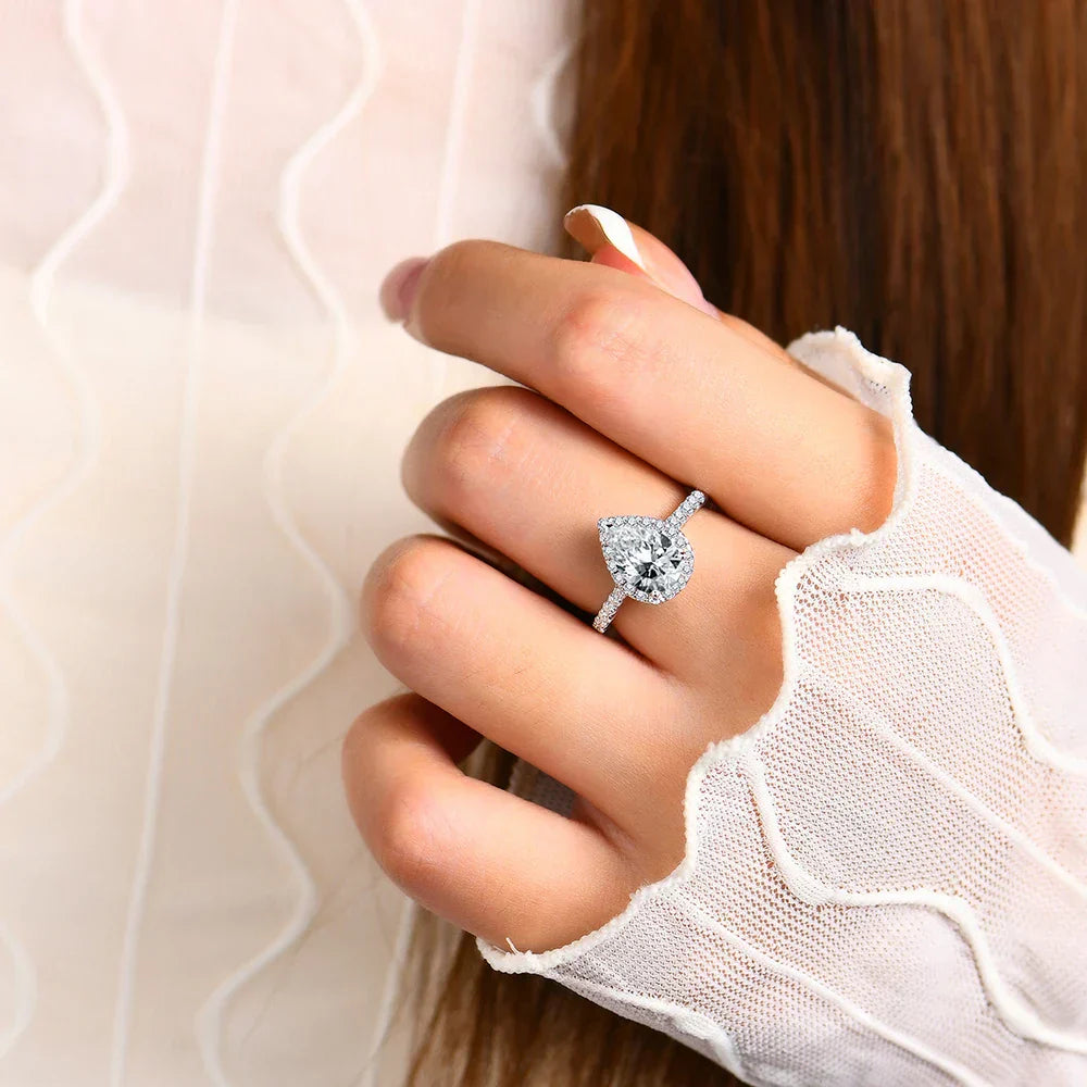 2.0 CT Pear Cut Moissanite Engagement Ring