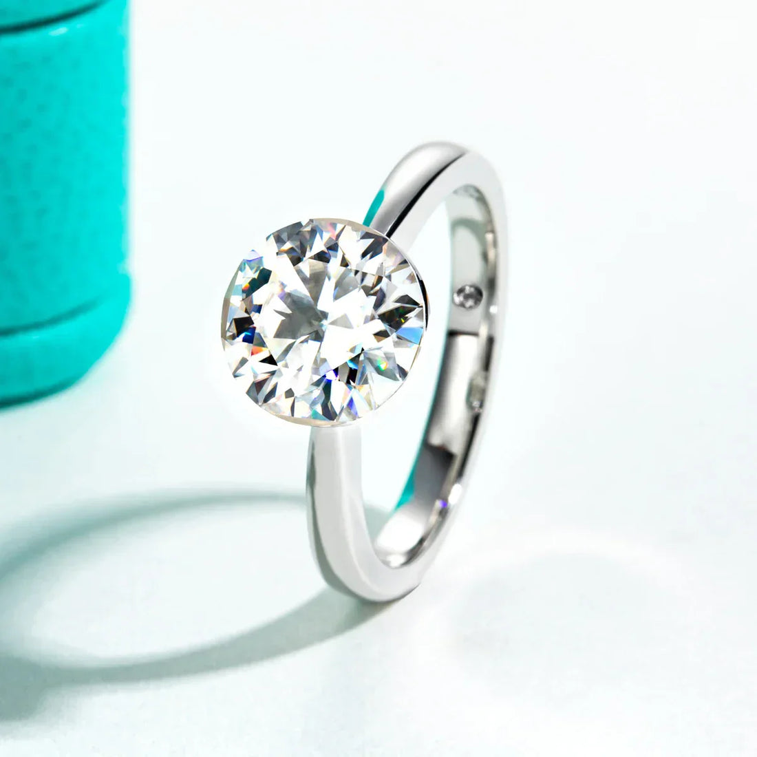 2CT/3CT Round Cut Moissanite Engagement Ring