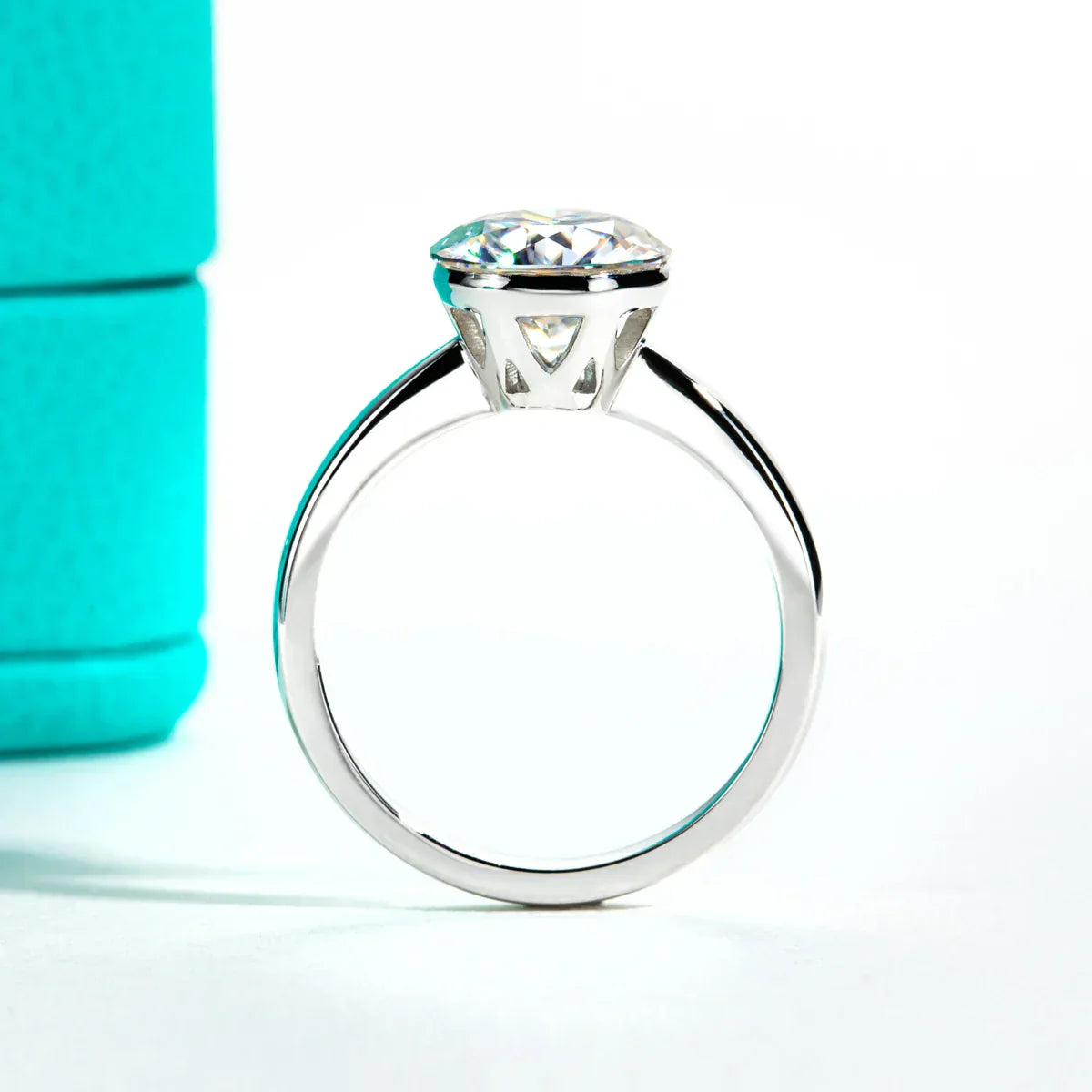 2CT/3CT Round Cut Moissanite Engagement Ring