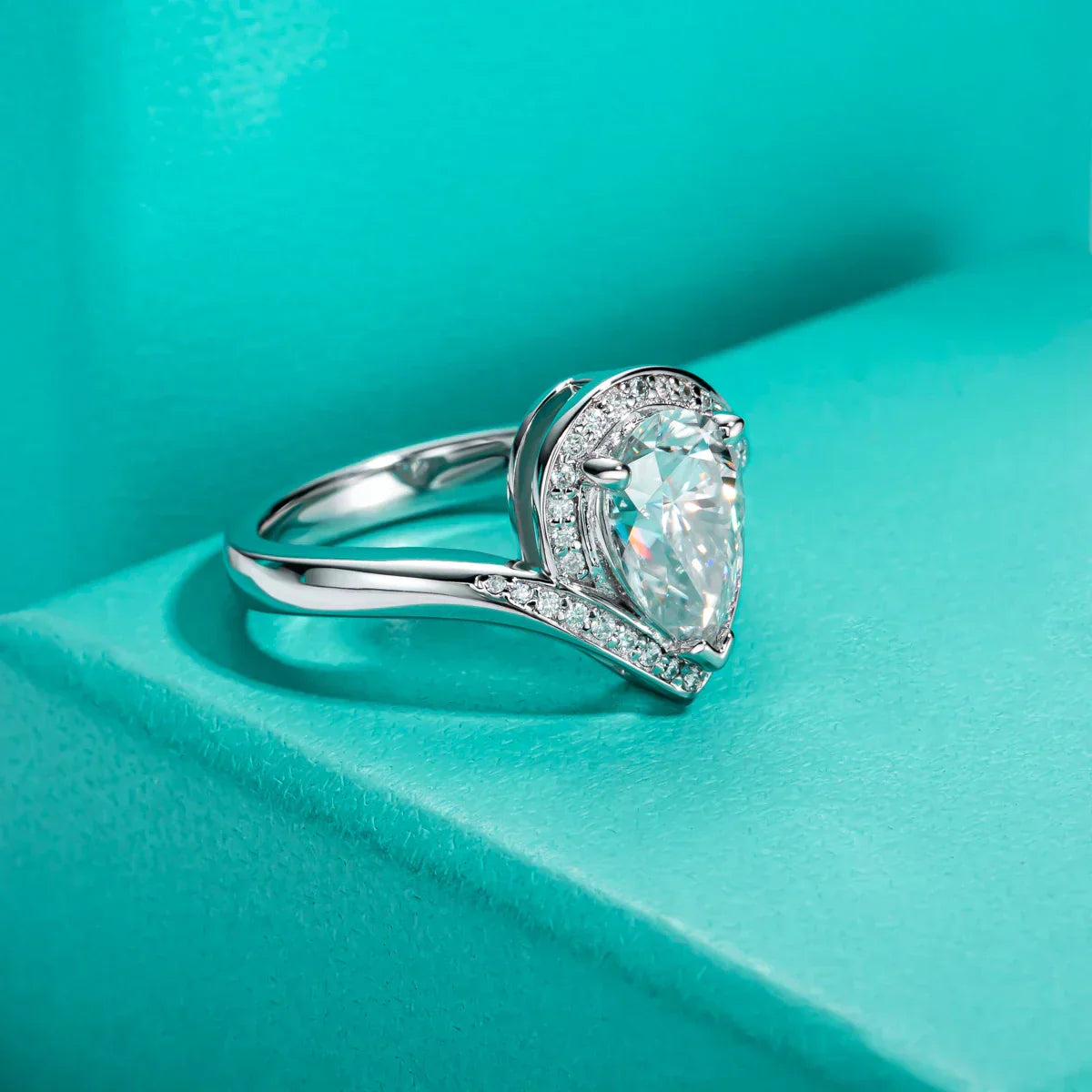 2.5 CT Pear Cut Moissanite Halo Engagement Ring