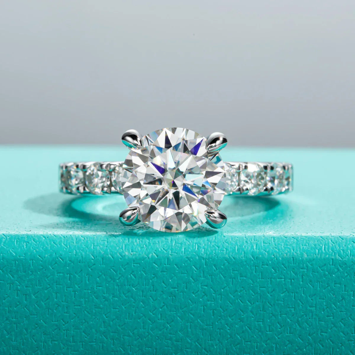 3.5 CT Round Cut Moissanite Engagement Ring Set