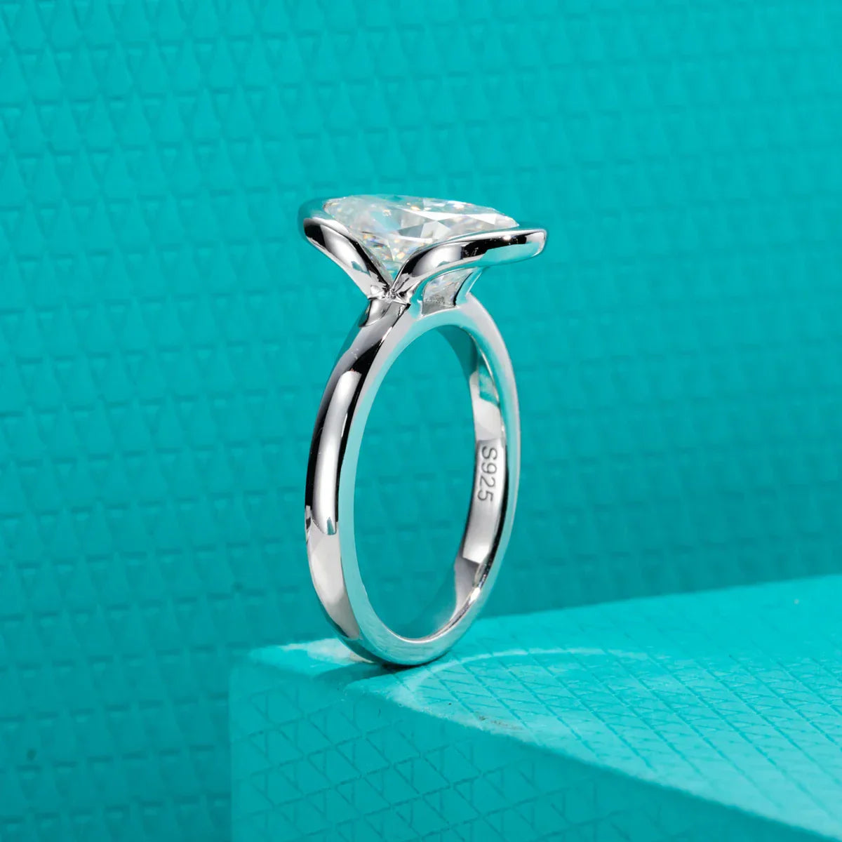 3 CT Oval Cut Moissanite Engagement Ring