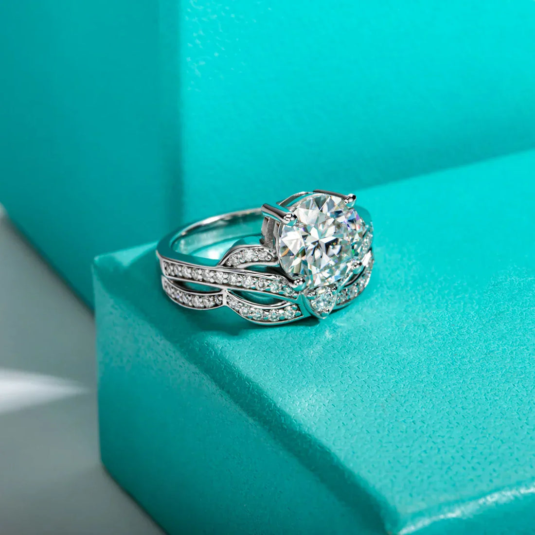 3CT Round Cut Moissanite Engagement Ring Set