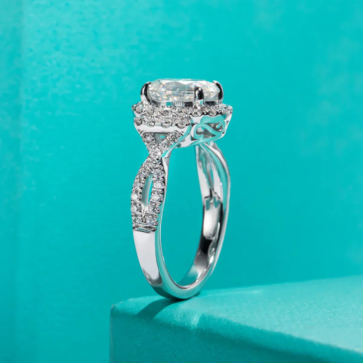 2 CT Oval Cut Moissanite Halo Engagement Ring