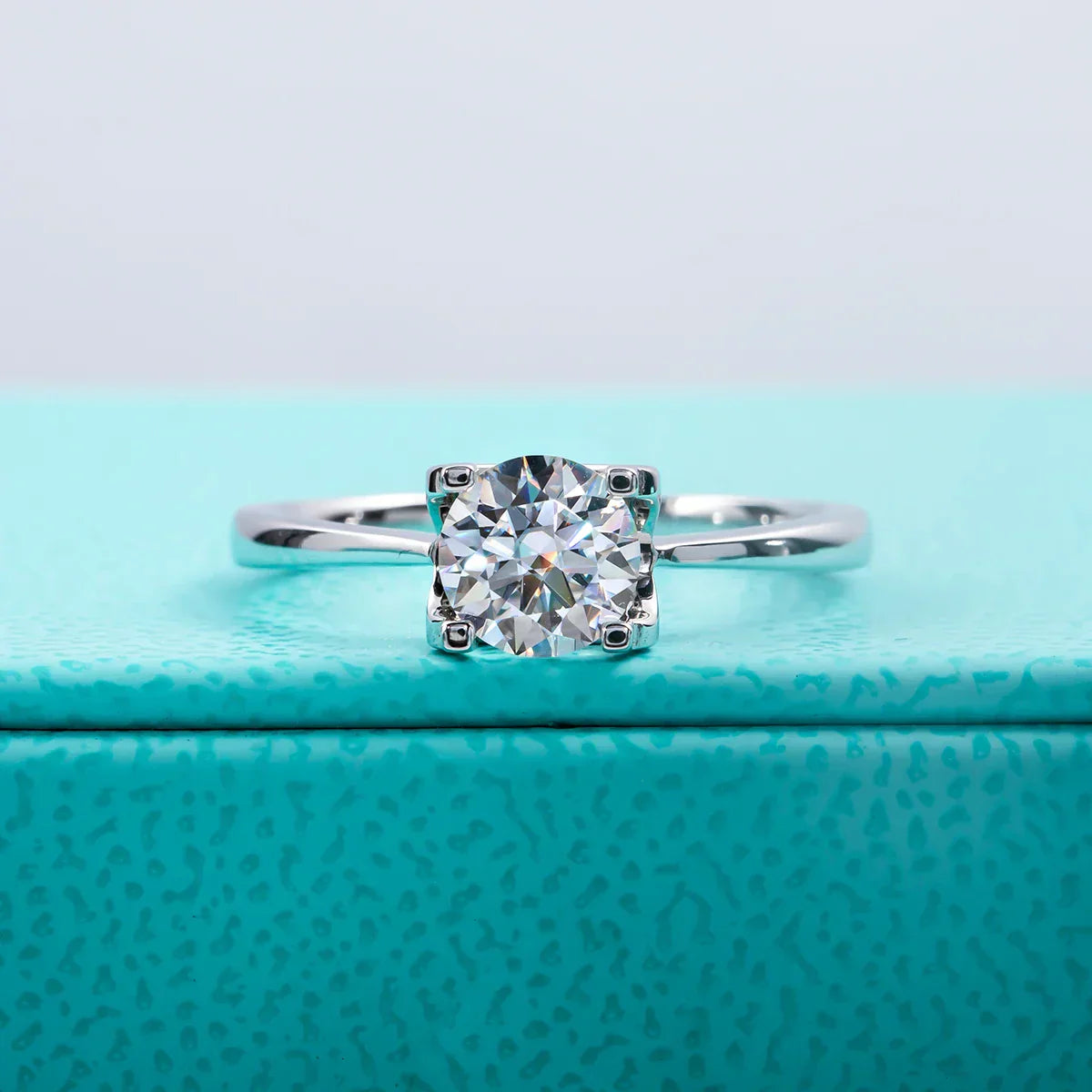 1 Carat Round Cut Moissanite Engagement Ring