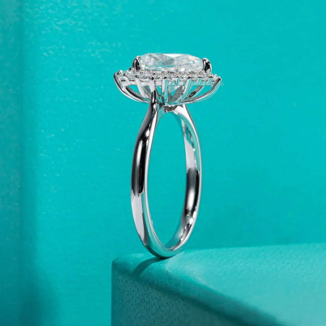 2.6CT Pear Cut D Color Moissanite Halo Engagement Ring